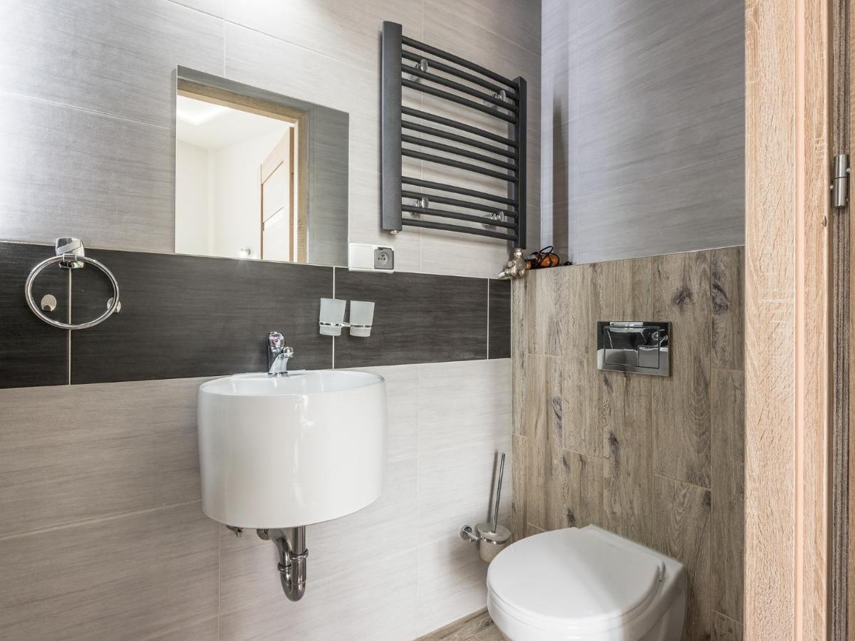 70S Guest Room Краков Экстерьер фото