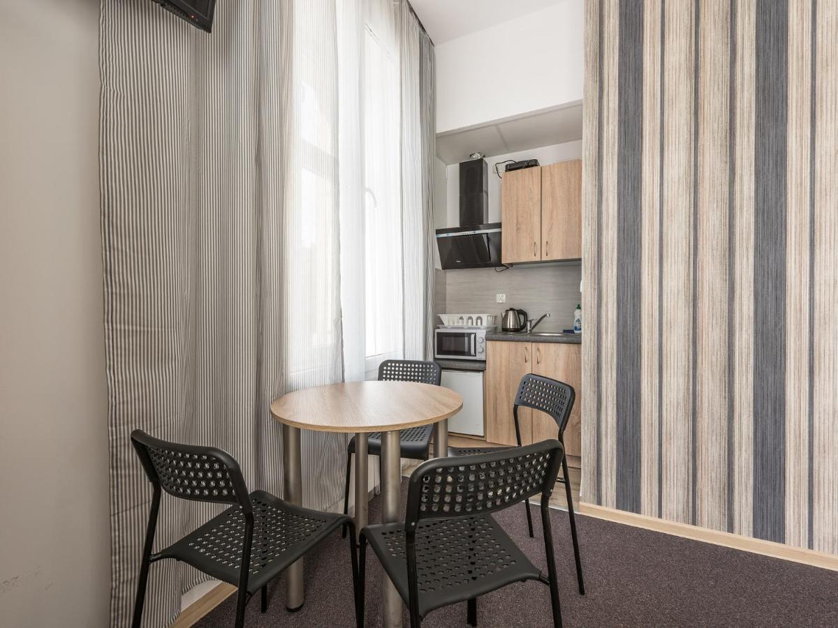 70S Guest Room Краков Экстерьер фото