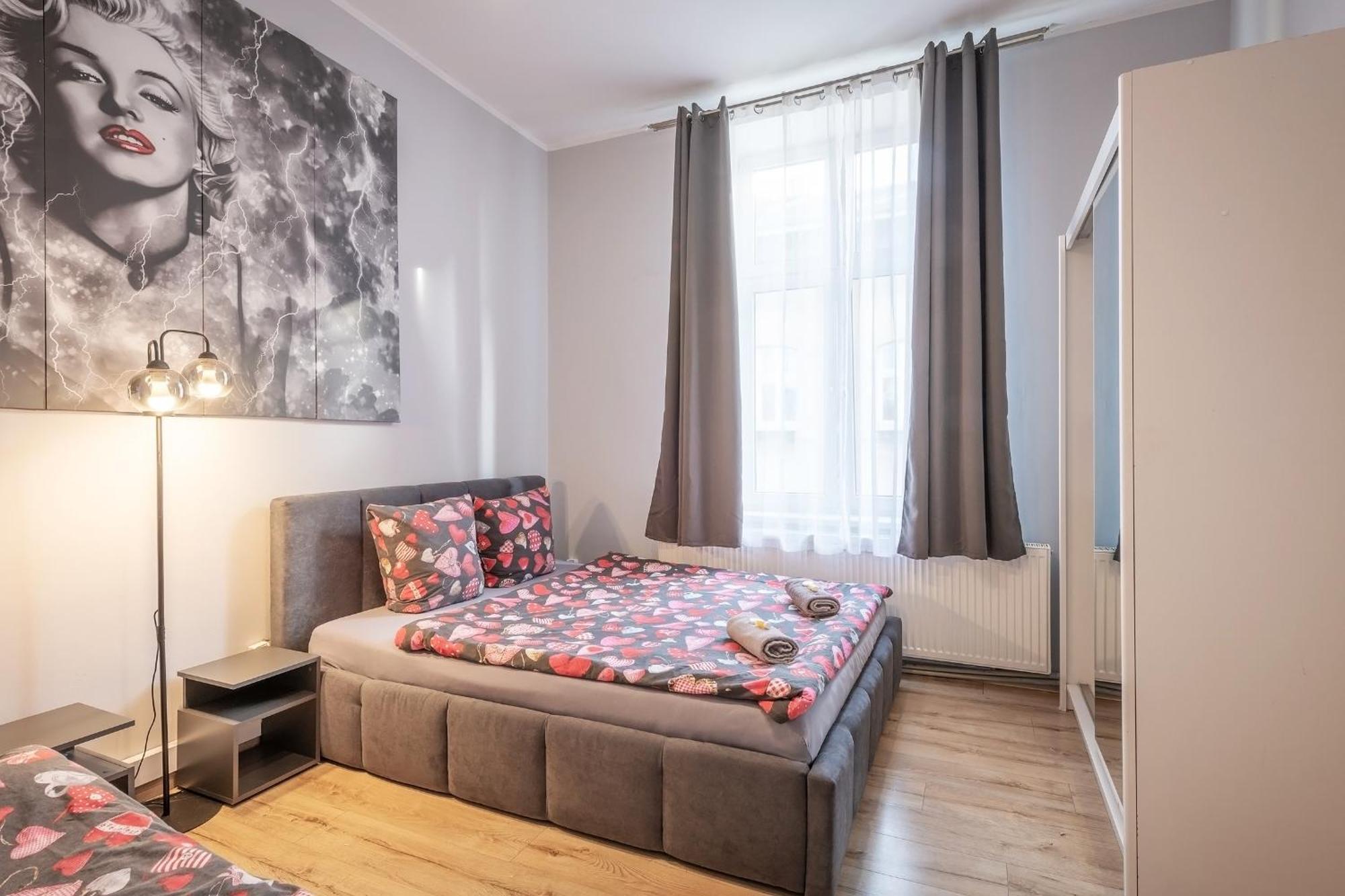 70S Guest Room Краков Экстерьер фото