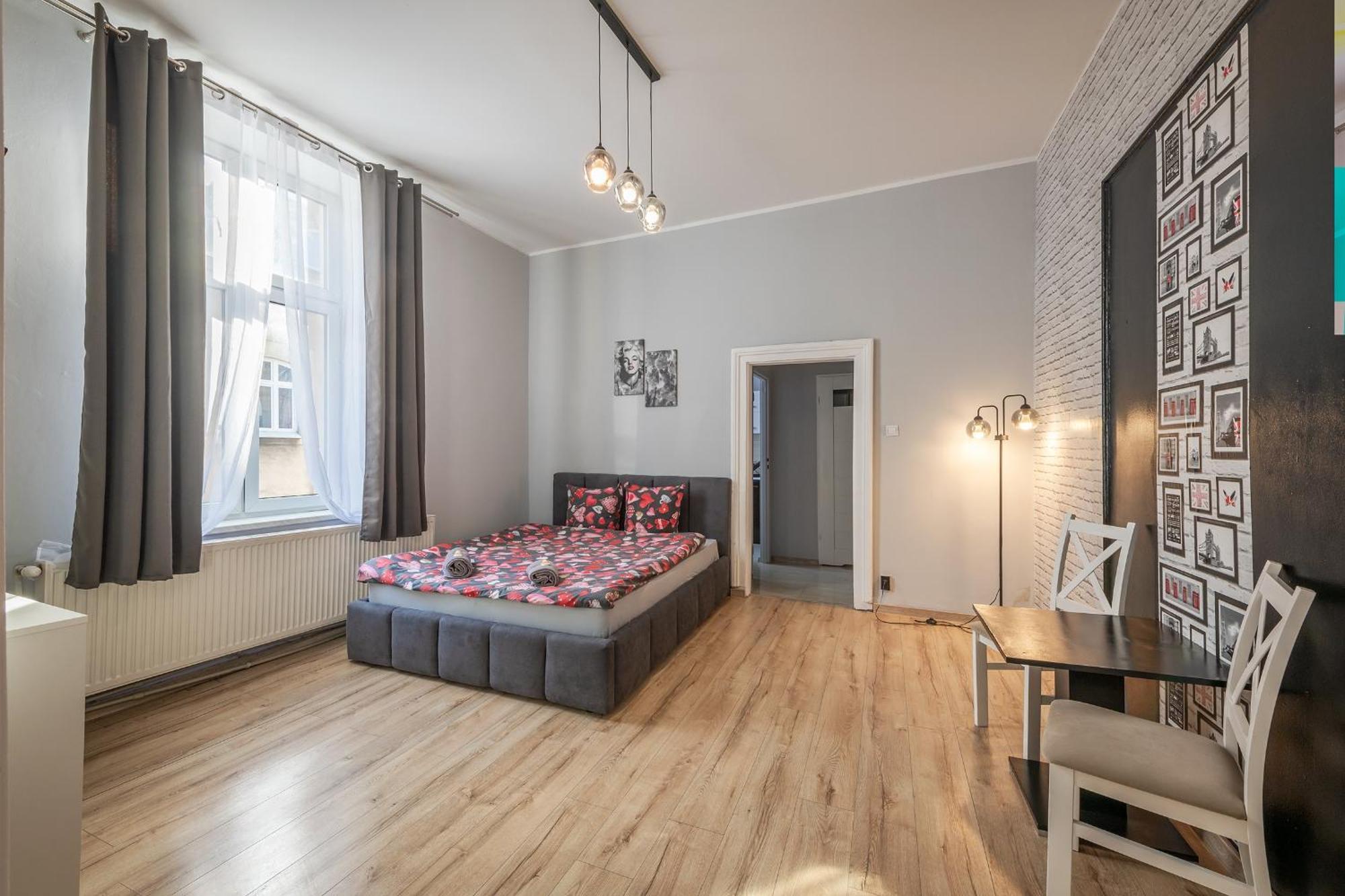 70S Guest Room Краков Экстерьер фото
