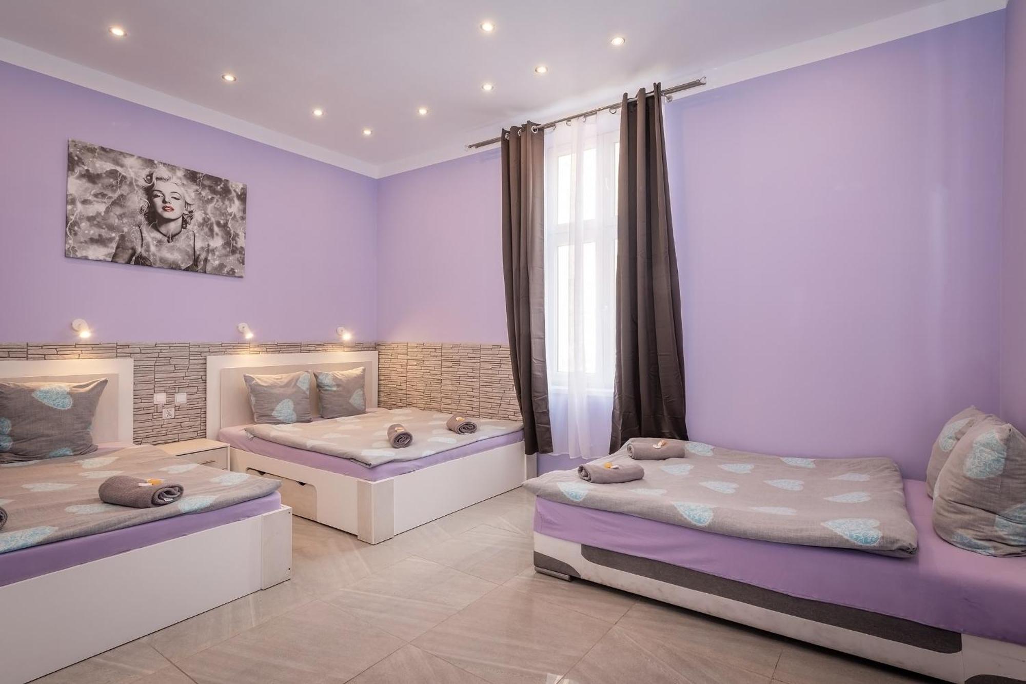 70S Guest Room Краков Экстерьер фото