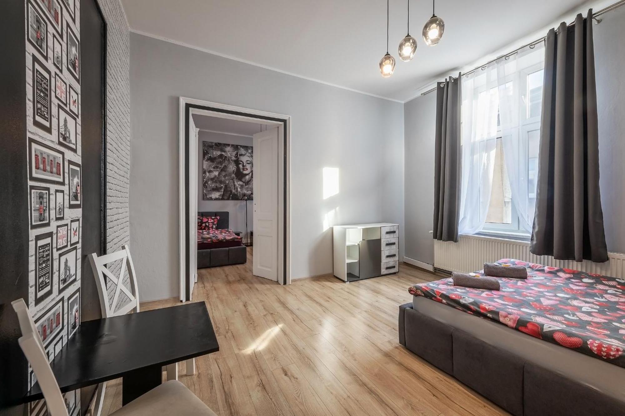 70S Guest Room Краков Экстерьер фото