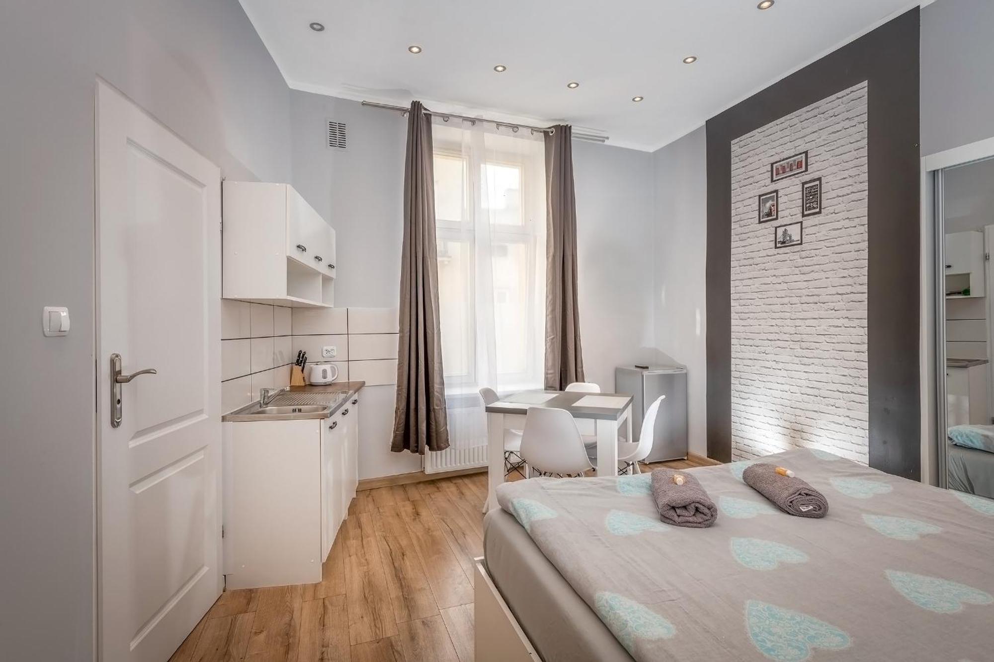 70S Guest Room Краков Экстерьер фото