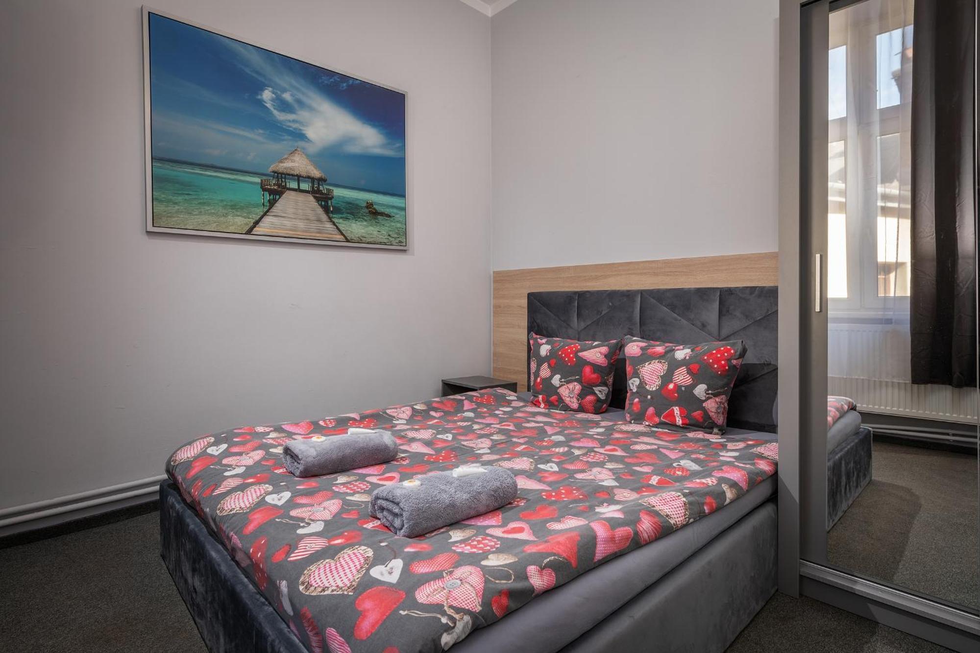 70S Guest Room Краков Экстерьер фото
