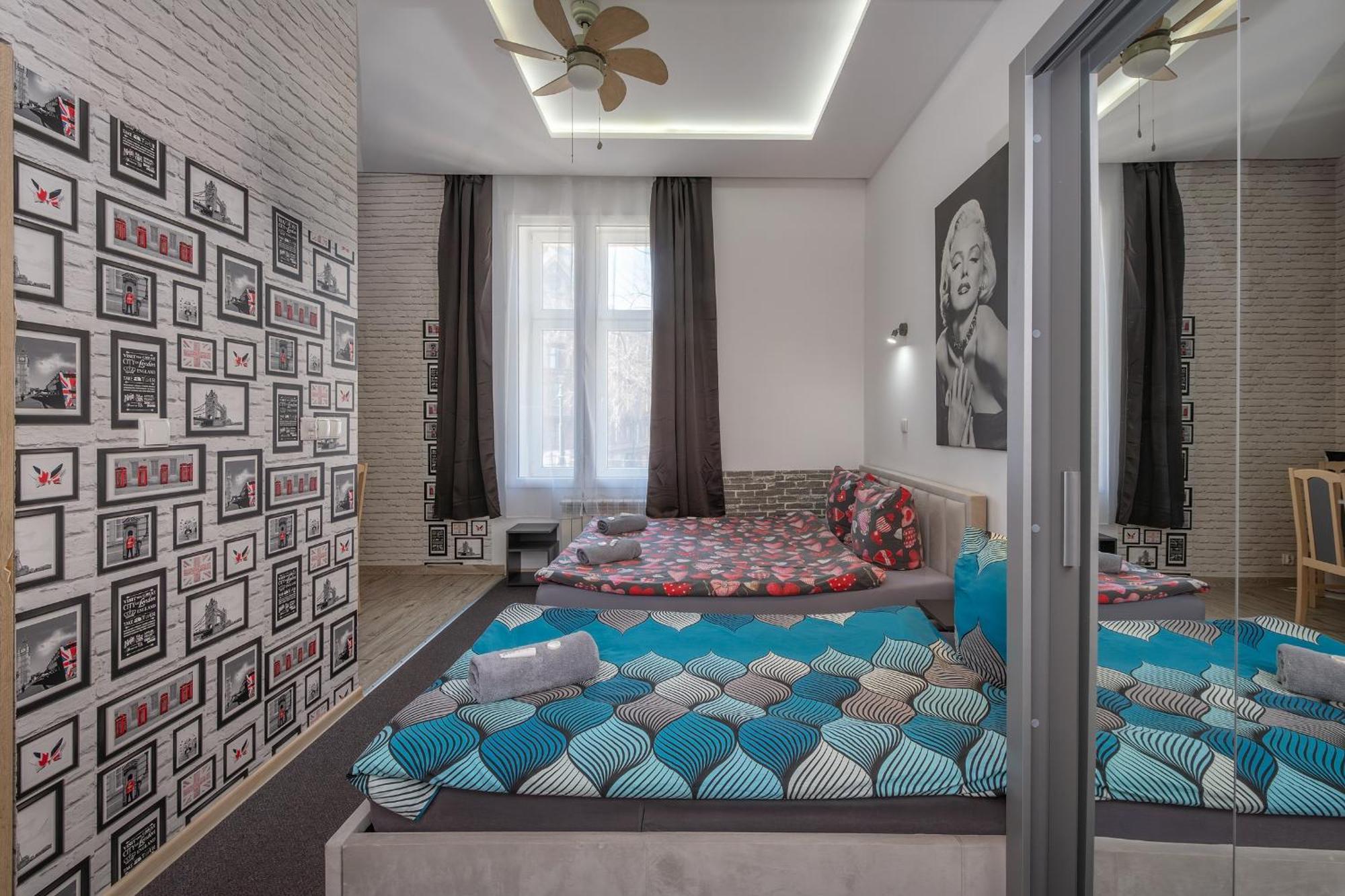 70S Guest Room Краков Экстерьер фото